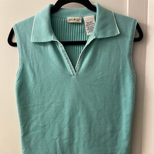 White Stag collared V-neck cropped top